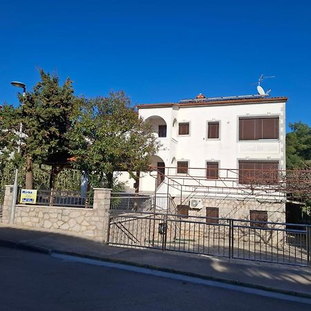 Apartments Vila Tisa Mali Lošinj Eksteriør billede