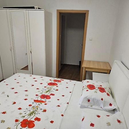 Apartments Vila Tisa Mali Lošinj Eksteriør billede