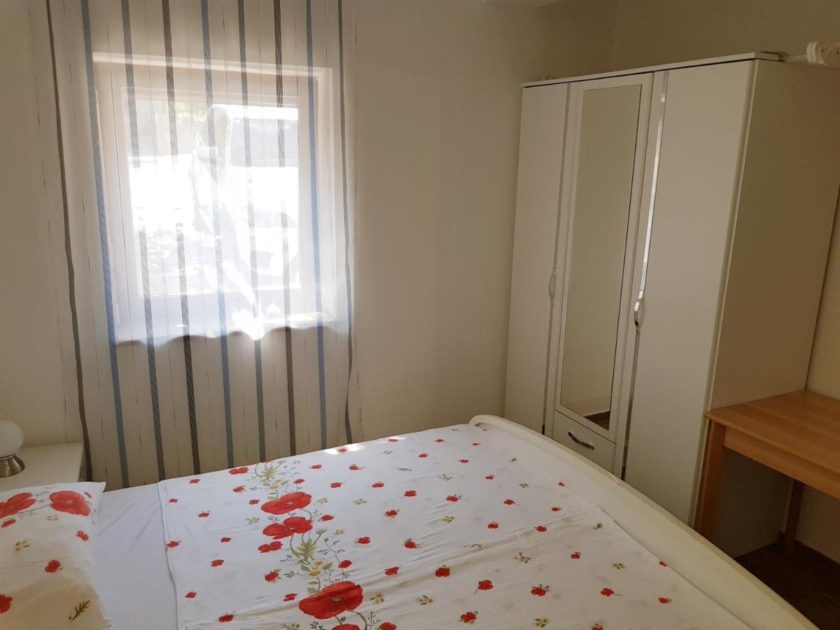 Apartments Vila Tisa Mali Lošinj Eksteriør billede