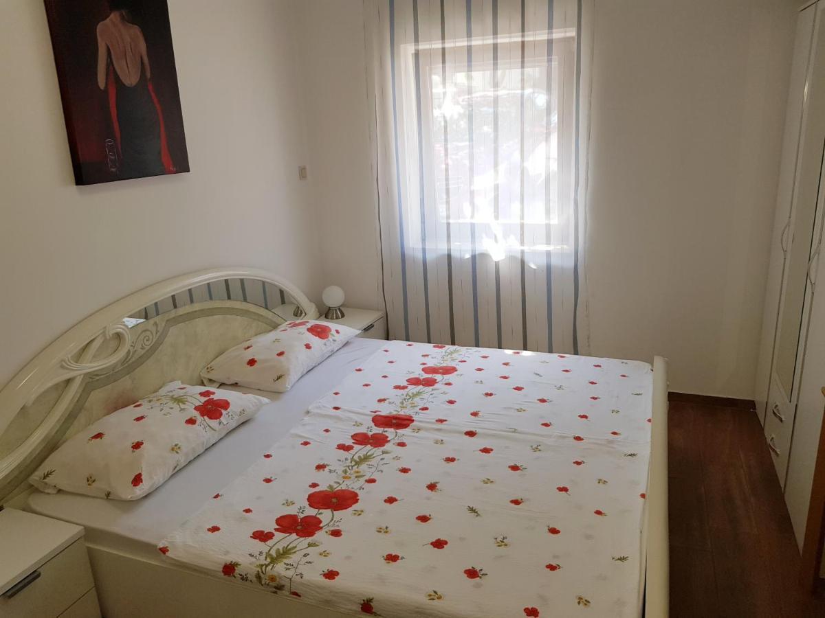 Apartments Vila Tisa Mali Lošinj Eksteriør billede