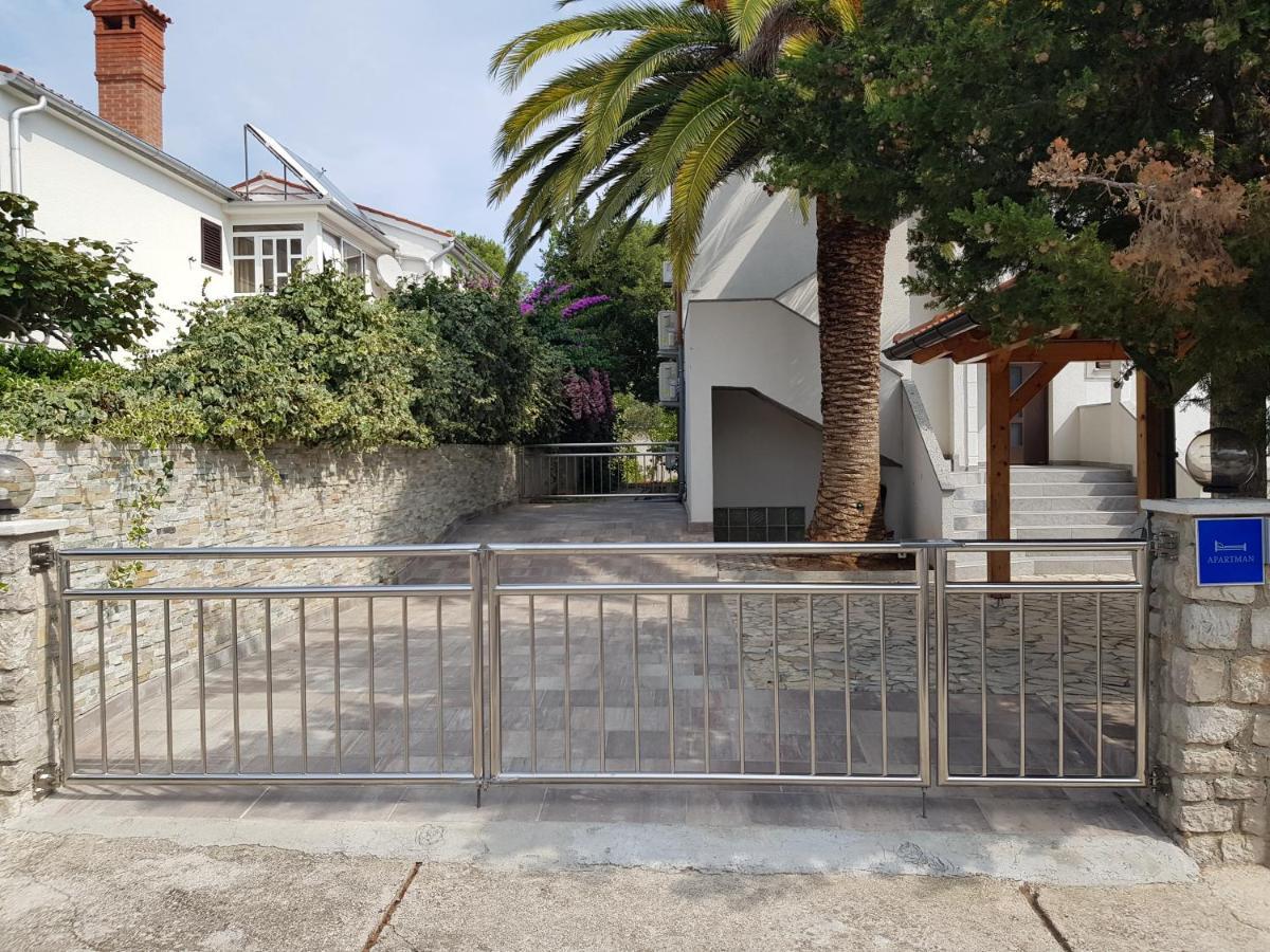 Apartments Vila Tisa Mali Lošinj Eksteriør billede