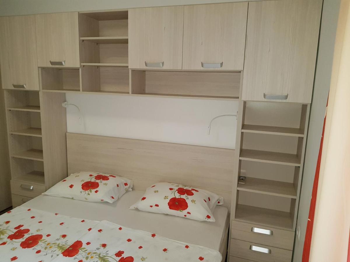 Apartments Vila Tisa Mali Lošinj Eksteriør billede