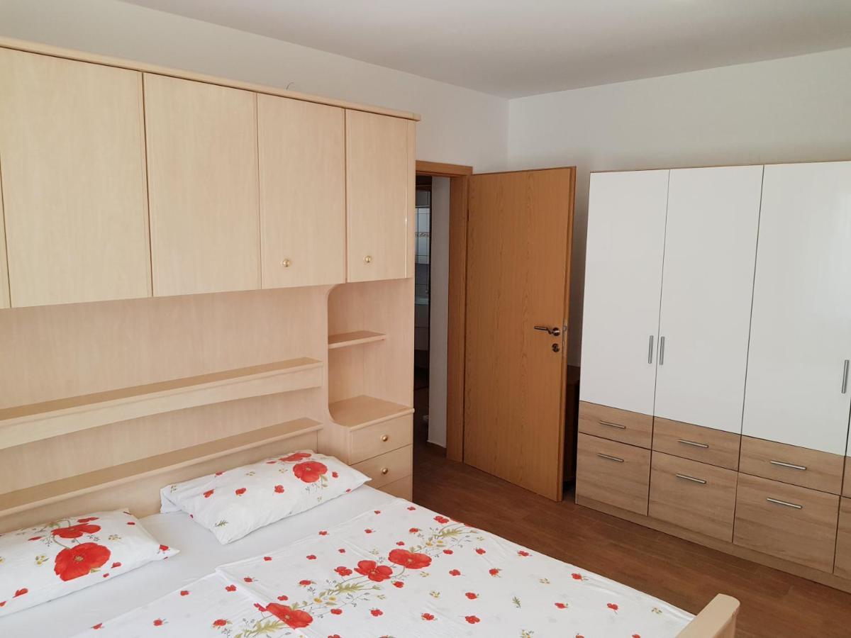 Apartments Vila Tisa Mali Lošinj Eksteriør billede