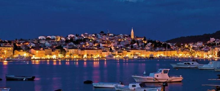 Apartments Vila Tisa Mali Lošinj Eksteriør billede