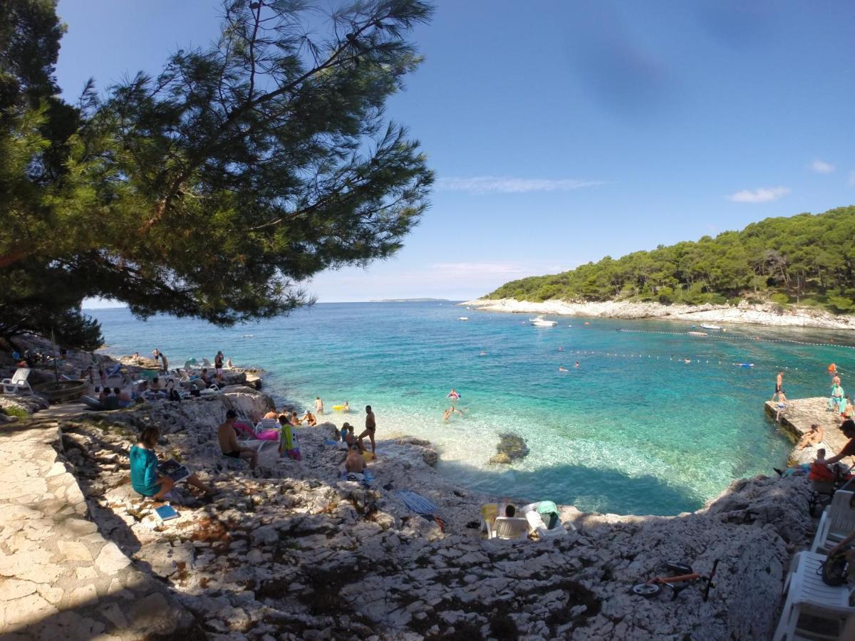 Apartments Vila Tisa Mali Lošinj Eksteriør billede