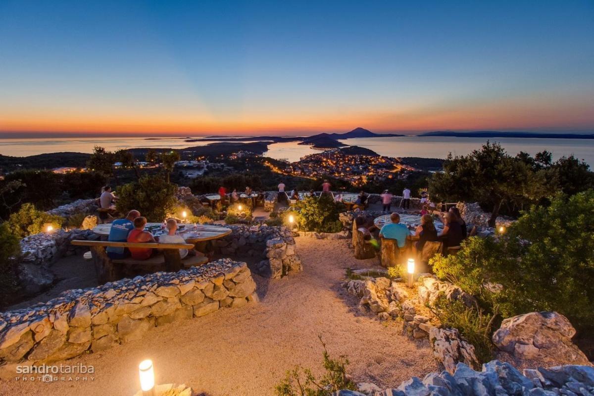 Apartments Vila Tisa Mali Lošinj Eksteriør billede