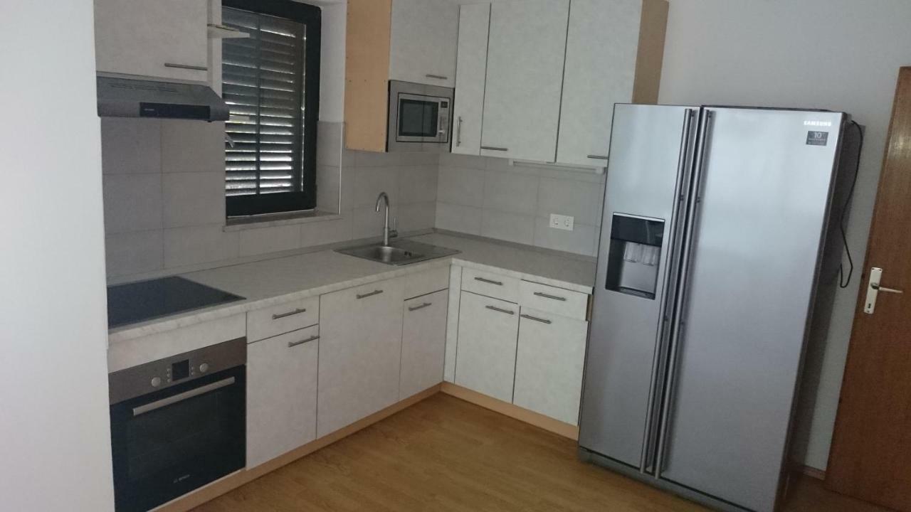Apartments Vila Tisa Mali Lošinj Eksteriør billede