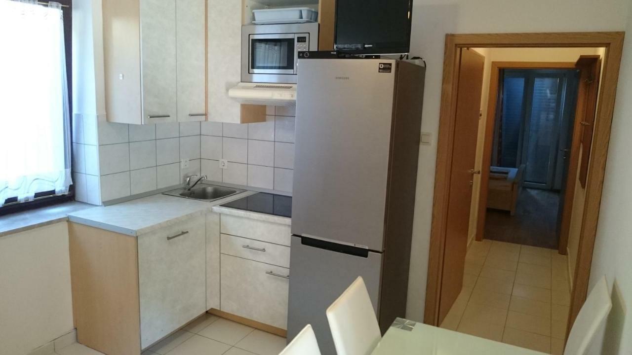 Apartments Vila Tisa Mali Lošinj Eksteriør billede