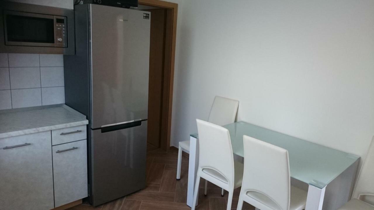 Apartments Vila Tisa Mali Lošinj Eksteriør billede