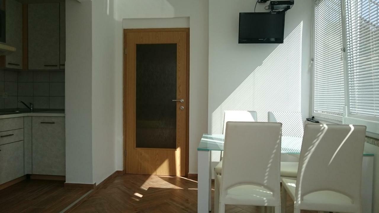 Apartments Vila Tisa Mali Lošinj Eksteriør billede