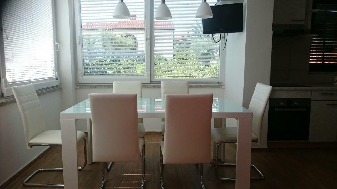 Apartments Vila Tisa Mali Lošinj Eksteriør billede