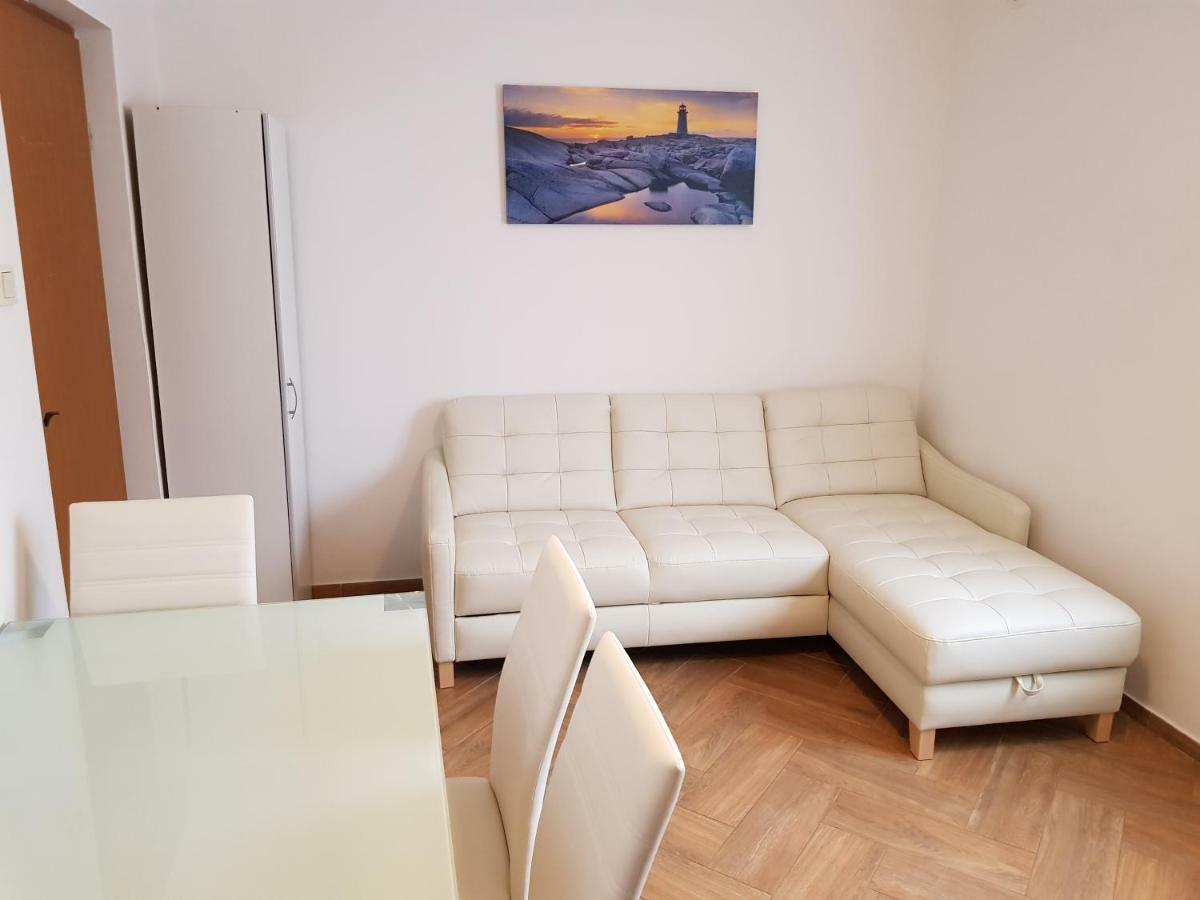 Apartments Vila Tisa Mali Lošinj Eksteriør billede