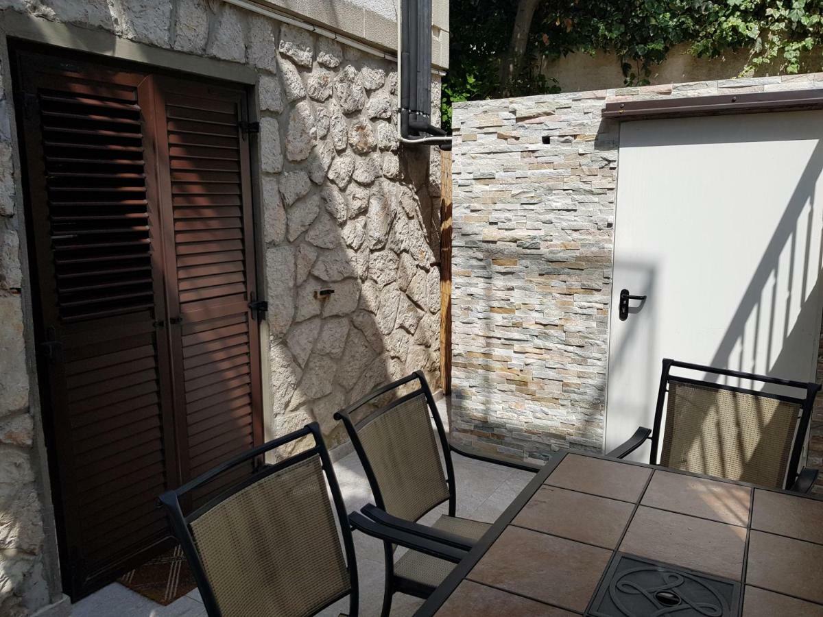Apartments Vila Tisa Mali Lošinj Eksteriør billede