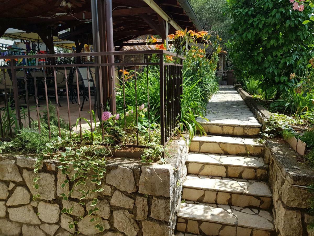 Apartments Vila Tisa Mali Lošinj Eksteriør billede