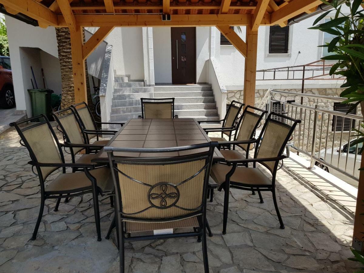 Apartments Vila Tisa Mali Lošinj Eksteriør billede