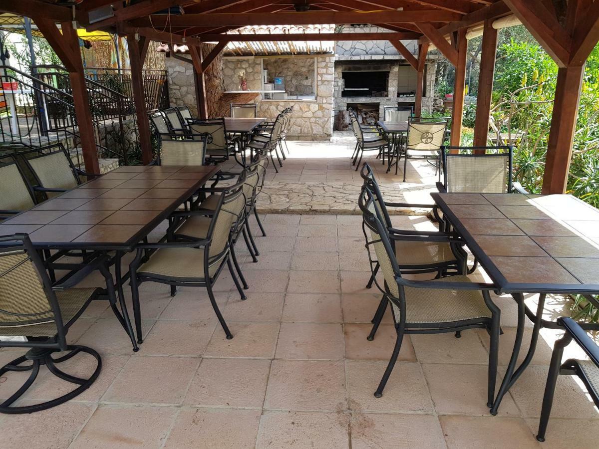 Apartments Vila Tisa Mali Lošinj Eksteriør billede