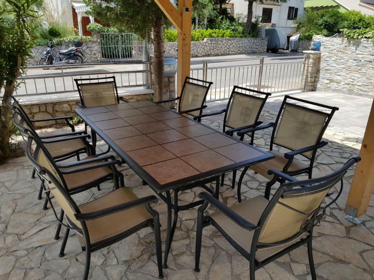 Apartments Vila Tisa Mali Lošinj Eksteriør billede